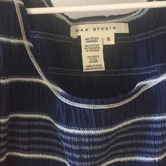 Blue and white striped stress. Size small - Picture 3 of 3